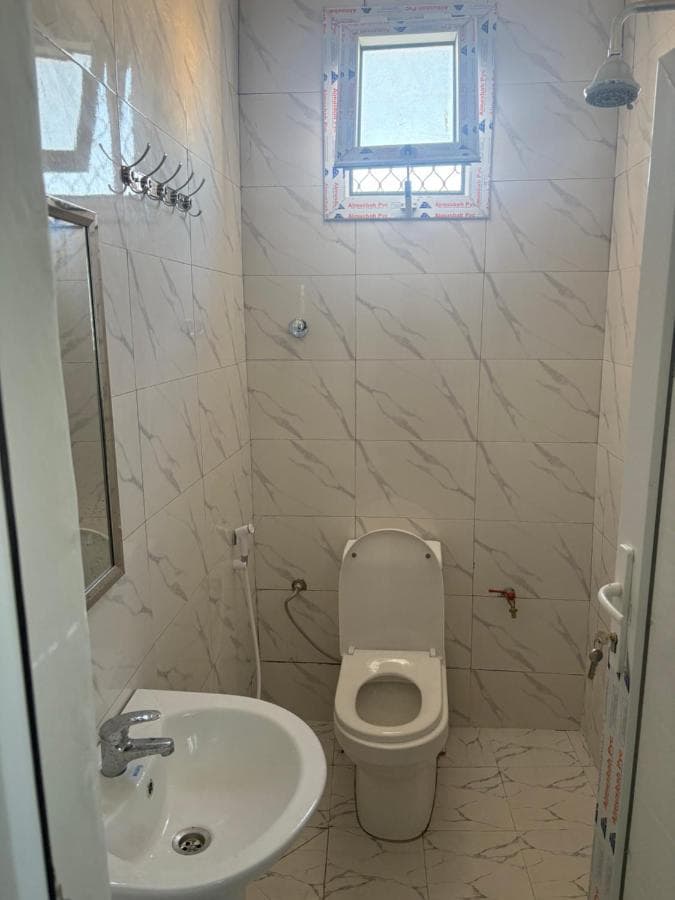 Modern studio apartment - صورة 2