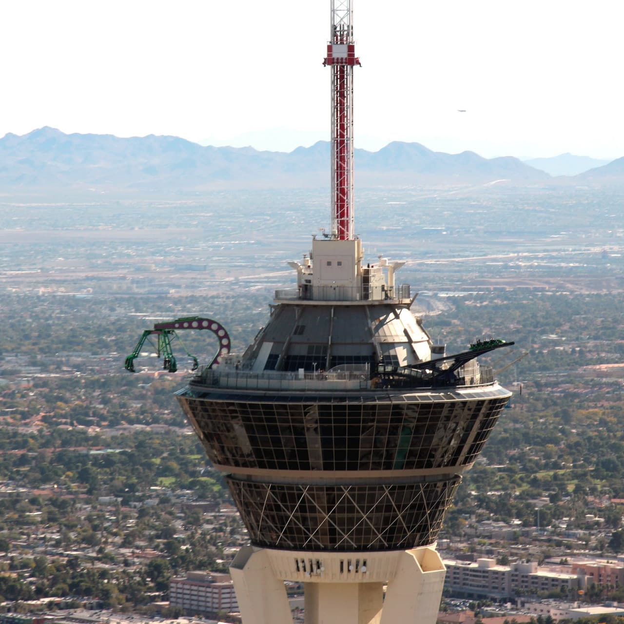 SkyPod, SkyJump y atracciones extremas en The STRAT Tower - imagen 3