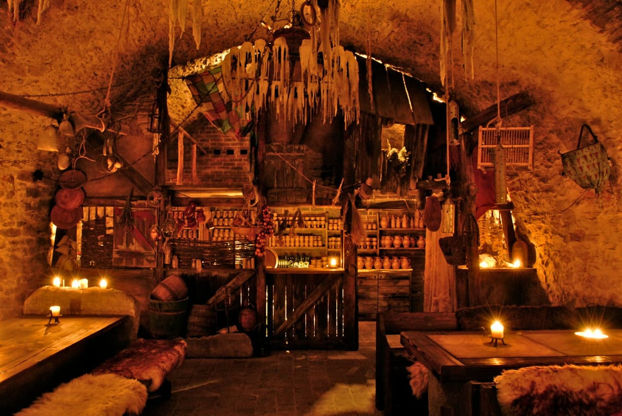 Praga: cena medieval con espectáculo en vivo y bebidas ilimitadas - imagen 2