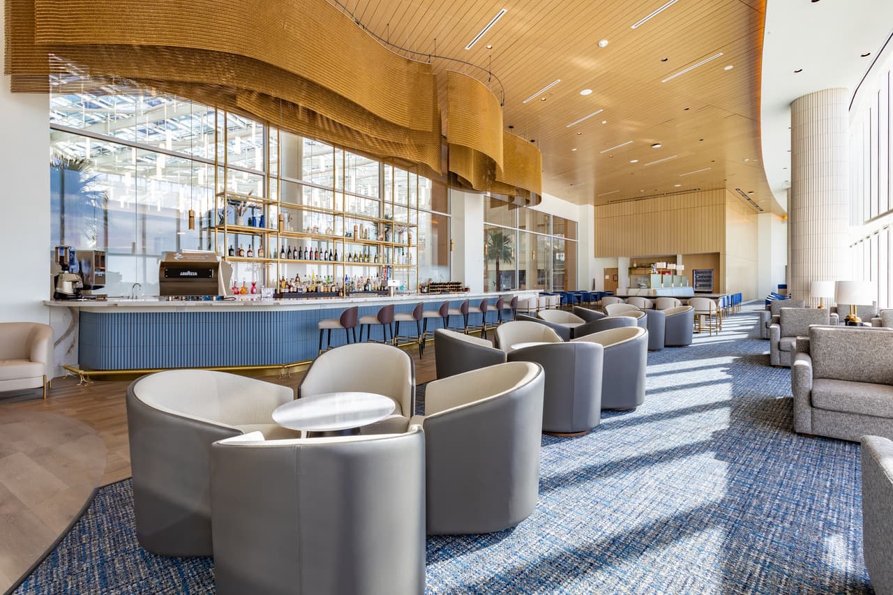 Plaza Premium Lounge - Orlando International Airport Terminal C - imagen 2