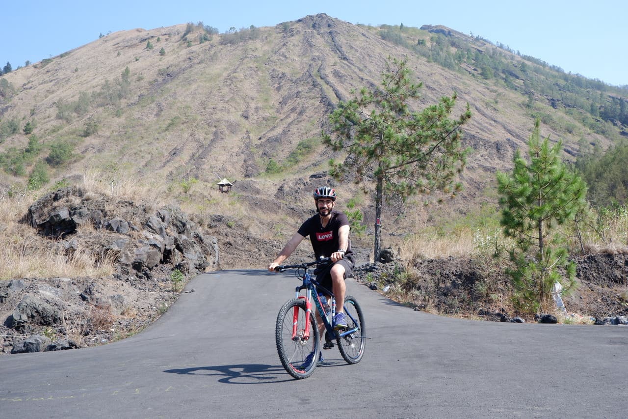 Mount Batur Sunrise and Black Lava Cycling Tour - imagen 4