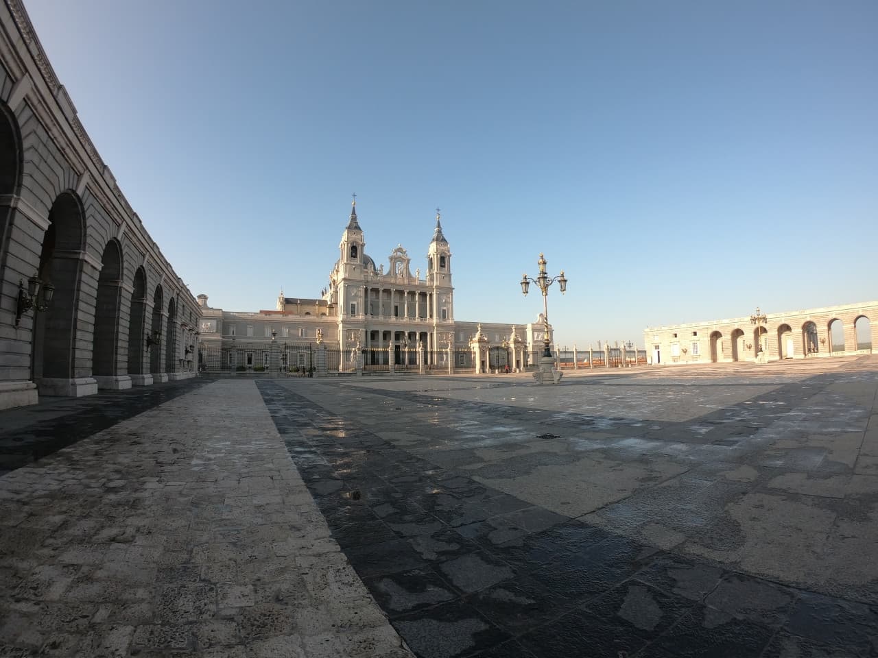Royal Palace of Madrid Skip-the-Line Guided Tour - imagen 4