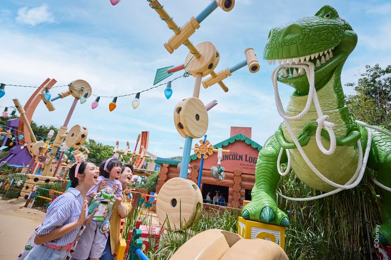 Hong Kong Disneyland Disney Premier Access Ticket - image 18