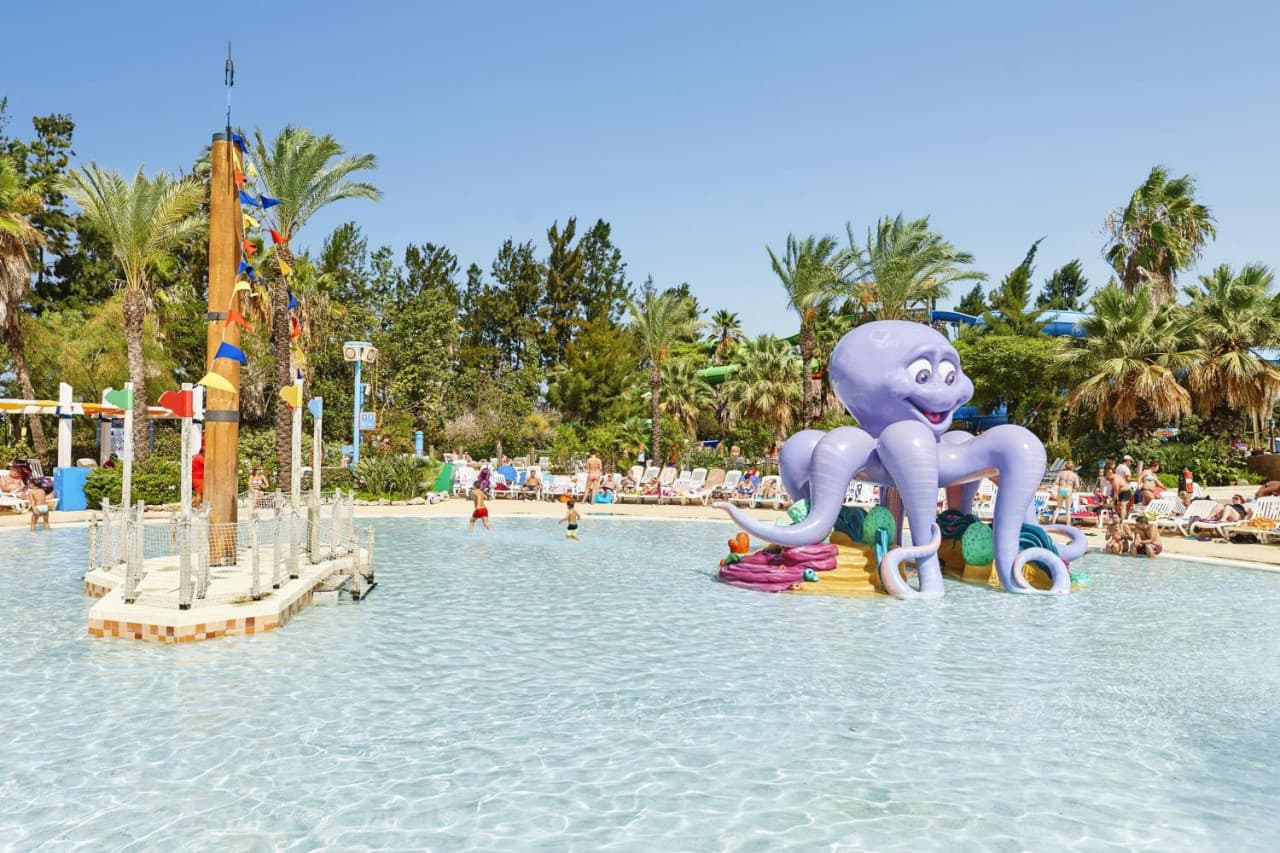 Caribe Aquatic Park Tour from Barcelona - image 3