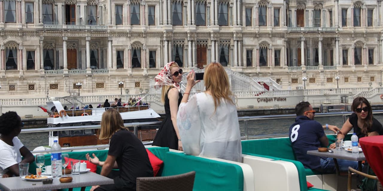 Istanbul Sightseeing Tour, Dolmabahce Palace and Bosphorus Cruise - image 4