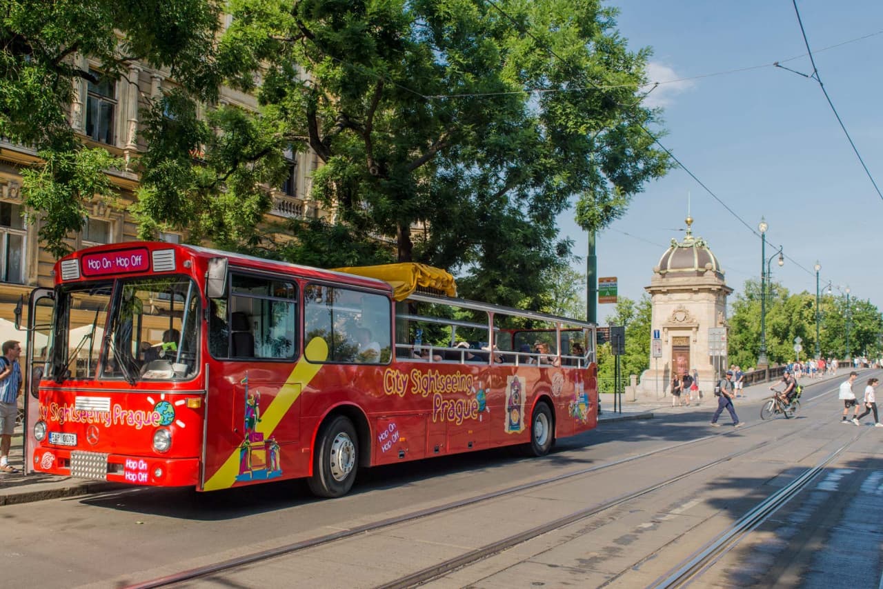 City Sightseeing Praga tour en autobús Hop-on Hop-off - imagen 2