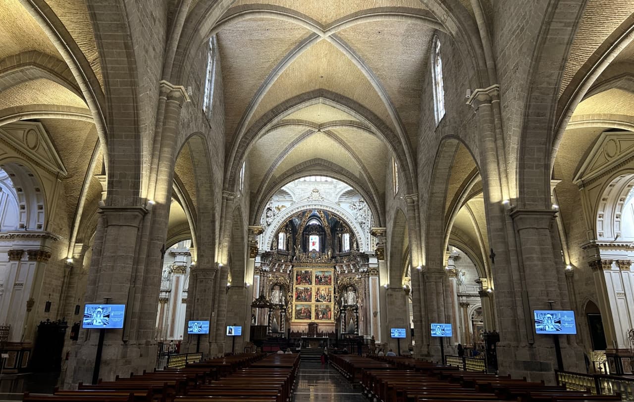 Valencia Cathedral & Holy Grail Tour with English-Speaking Guide & Fast Track Entry - image 4