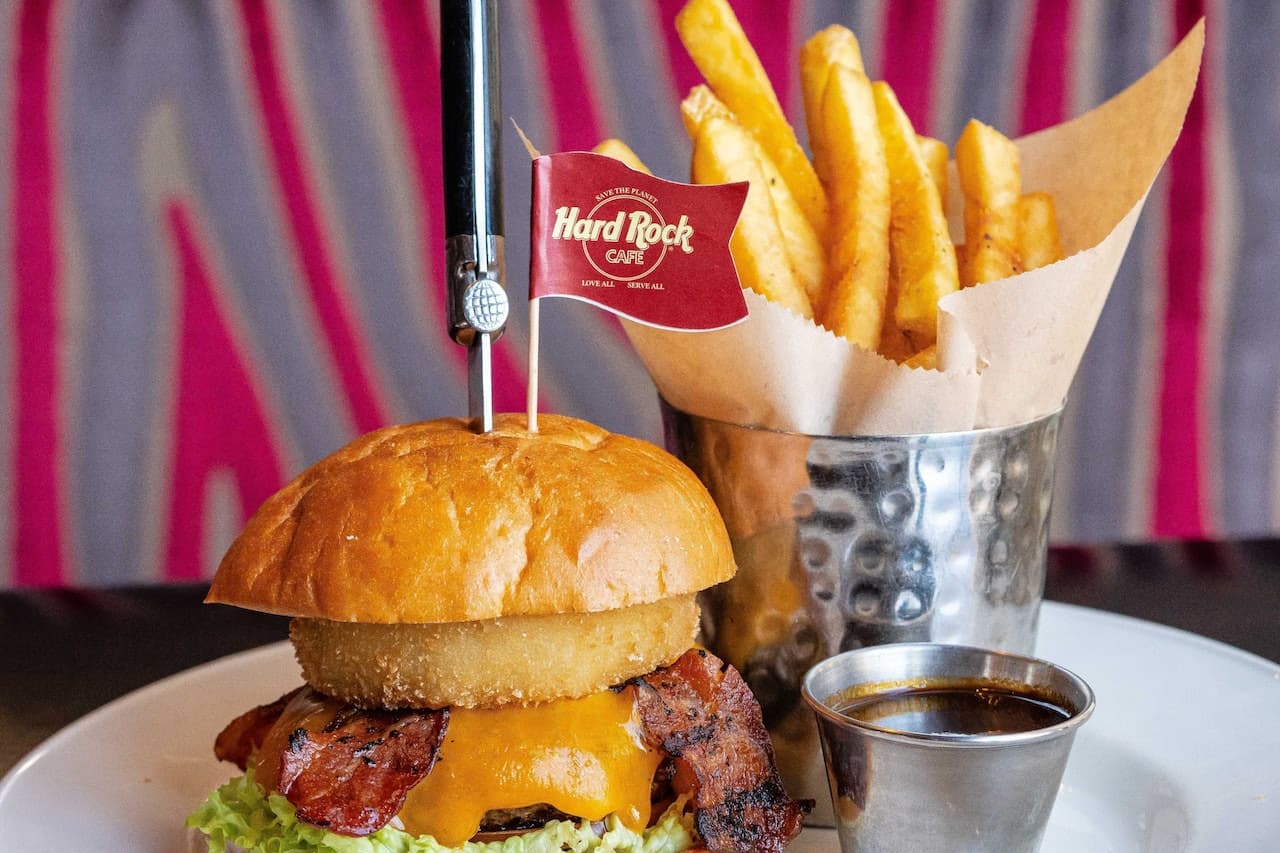 Hard Rock Cafe Las Vegas Dining Experience - image 4