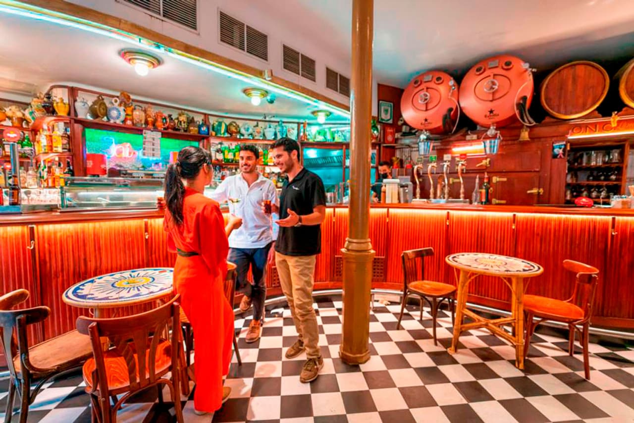 Barcelona Old Town Walking Tour with Flamenco Show and Tapas Dinner - imagen 12