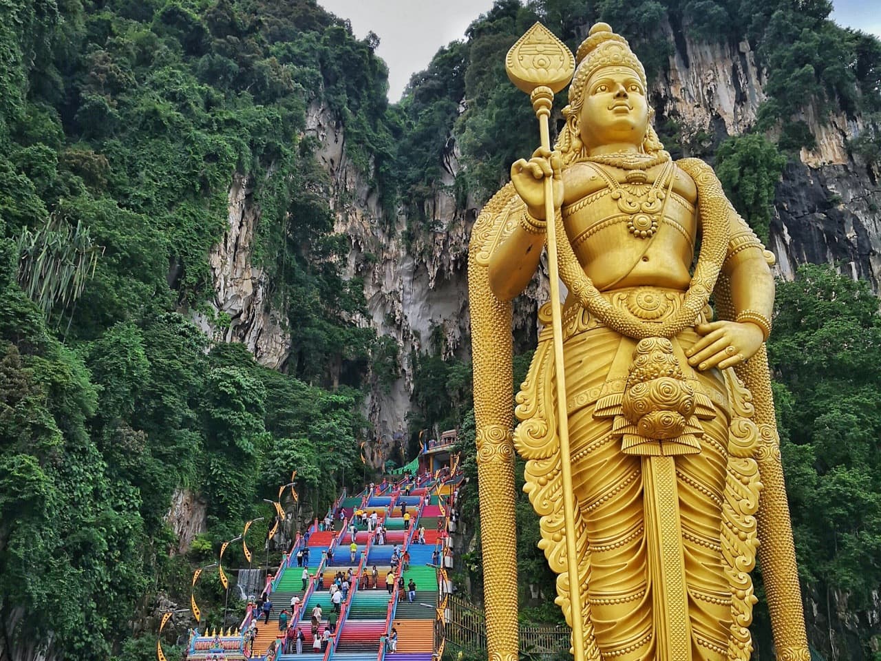 Genting Highlands and Batu Caves Full-Day Tour from Kuala Lumpur - image 7