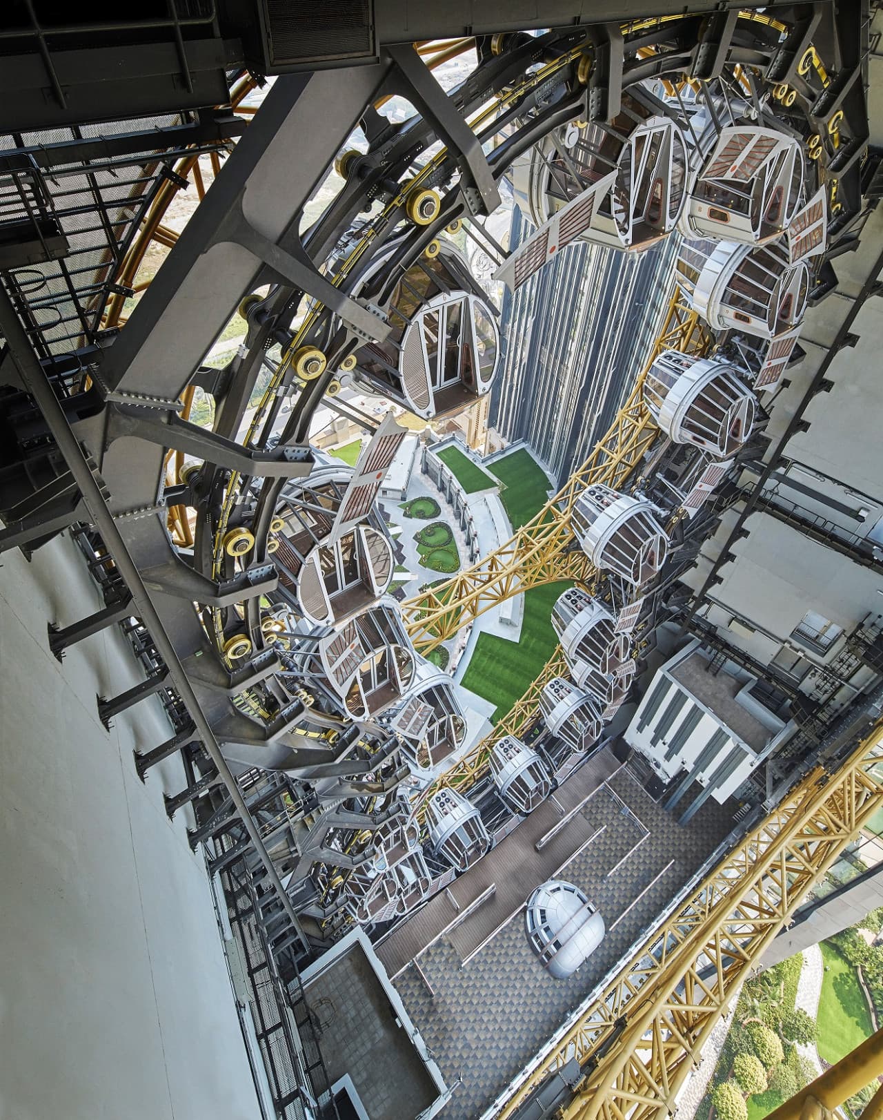Studio City Macau Golden Reel Ferris Wheel - image 16