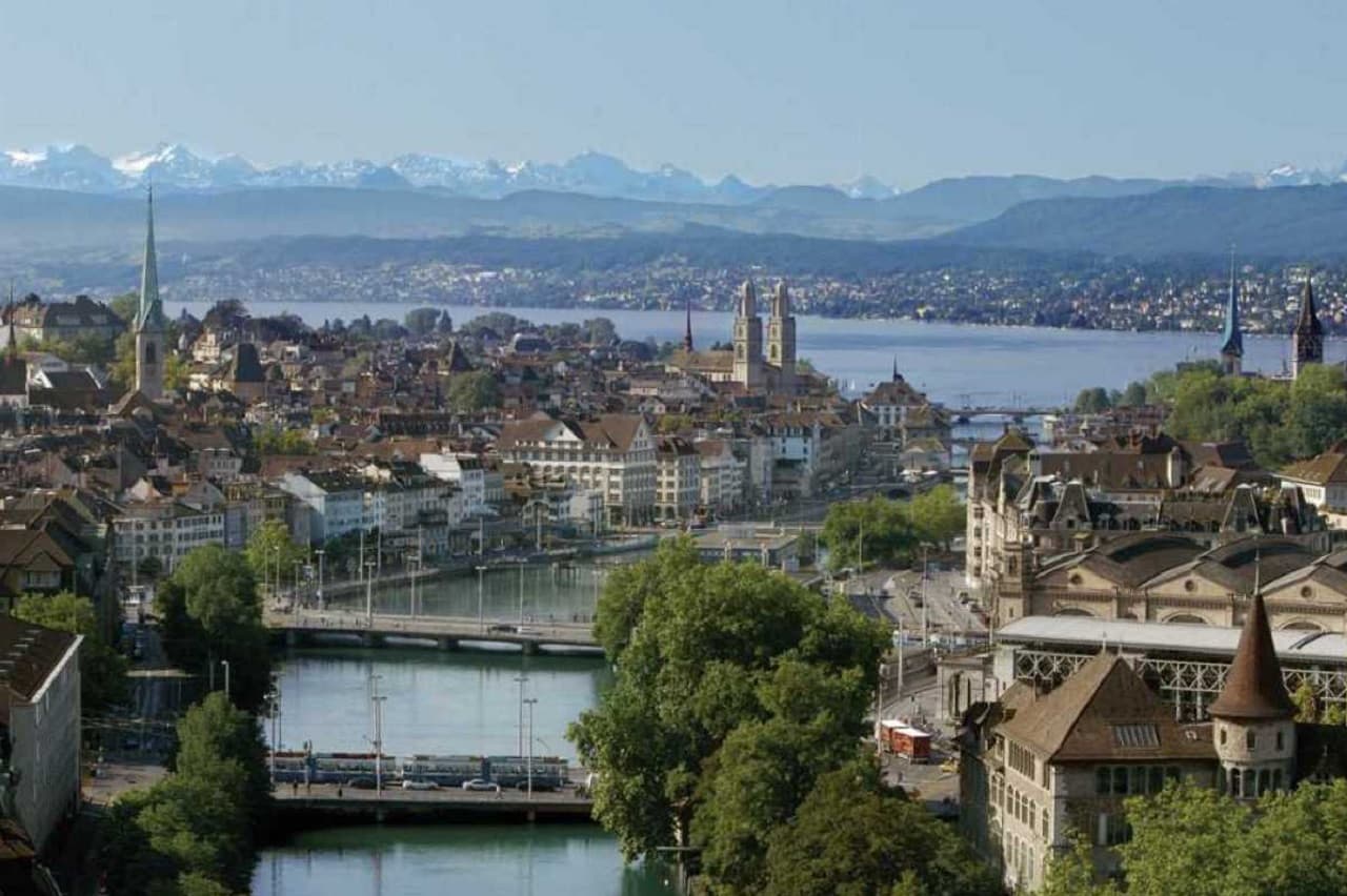 Tour por la ciudad de Zúrich con ferry y teleférico a Felsenegg - imagen 2