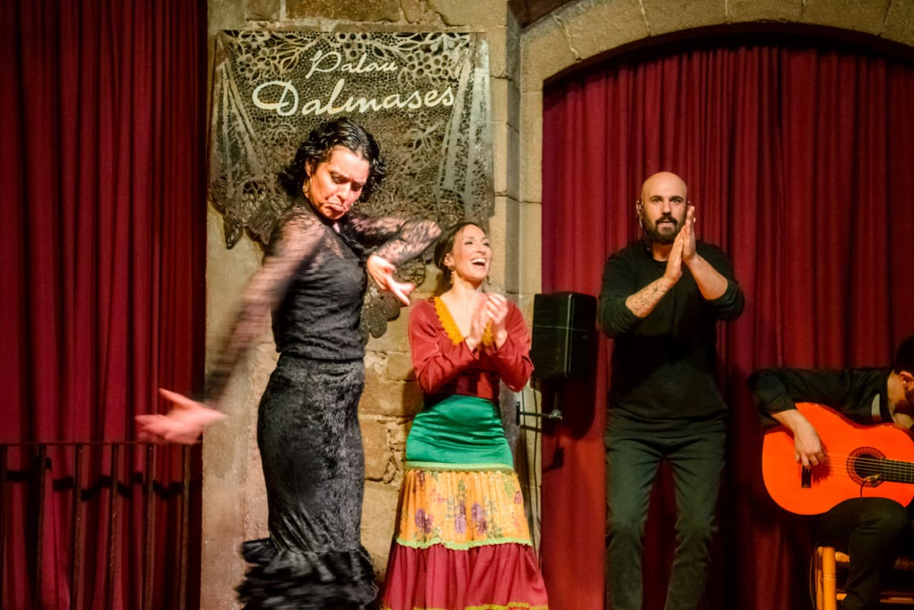 Barcelona Old Town Walking Tour with Flamenco Show and Tapas Dinner - image 5