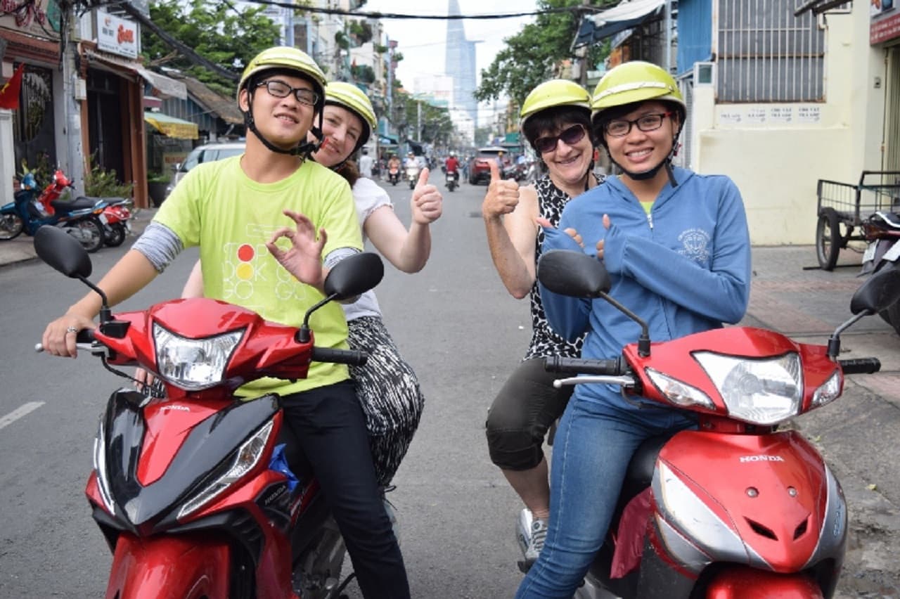 Tour nocturno gastronómico en moto por Ciudad Ho Chi Minh - imagen 12
