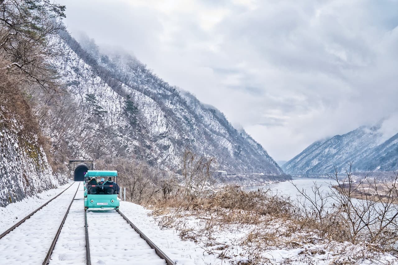 Tour de día completo a la isla de Nami, el monte Seorak y el Rail Bike de Gapyeong desde Seúl - imagen 10