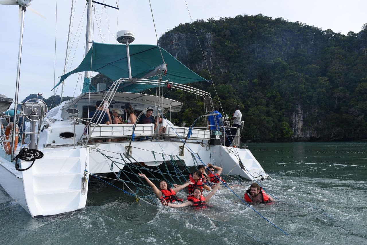 Cruceros premium al atardecer y de día en Langkawi con Crystal Yacht - imagen 9