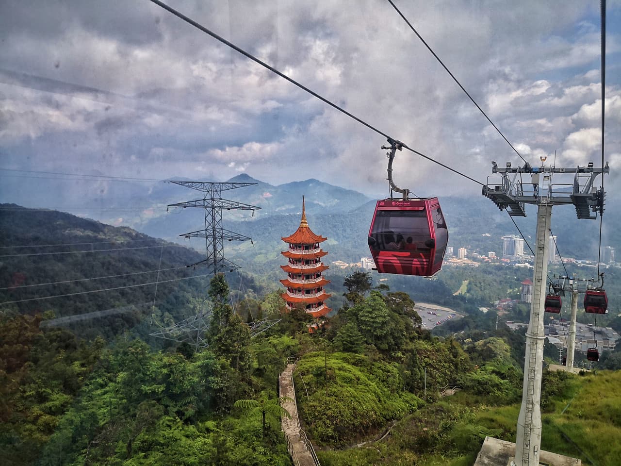 Tour de día completo a Genting Highlands y Batu Caves desde Kuala Lumpur - imagen principal
