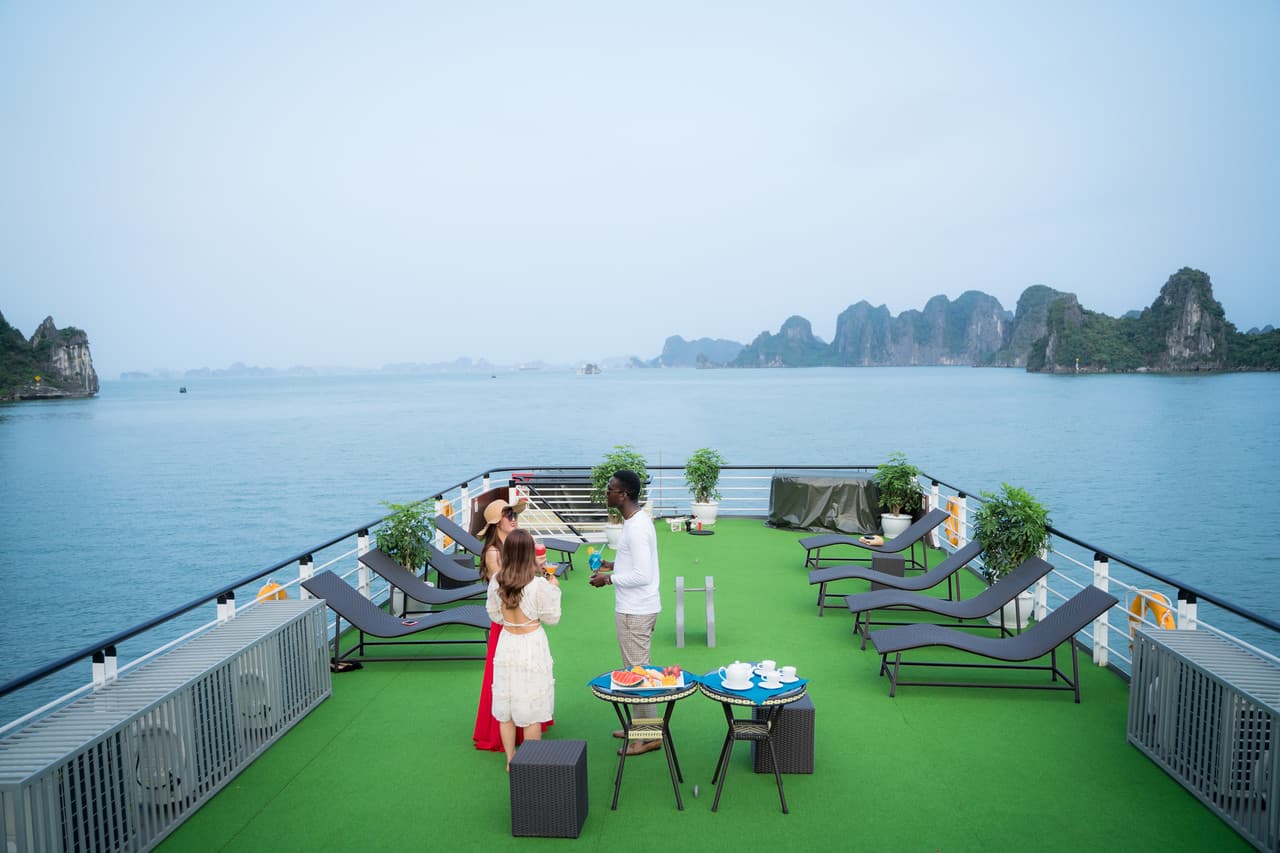 Ha Long Bay Cruise with Round Trip Transfer from Hanoi - image 7