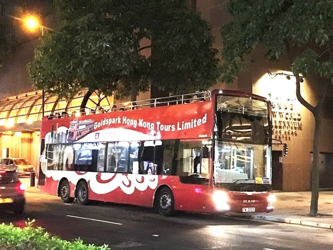 Hong Kong Open Top Bus Night Tour - image 7