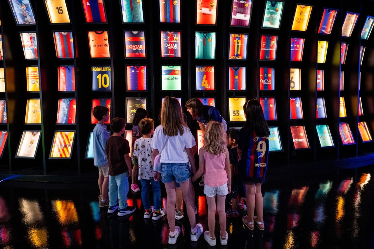 FC Barcelona Museum Guided Tour - image 7