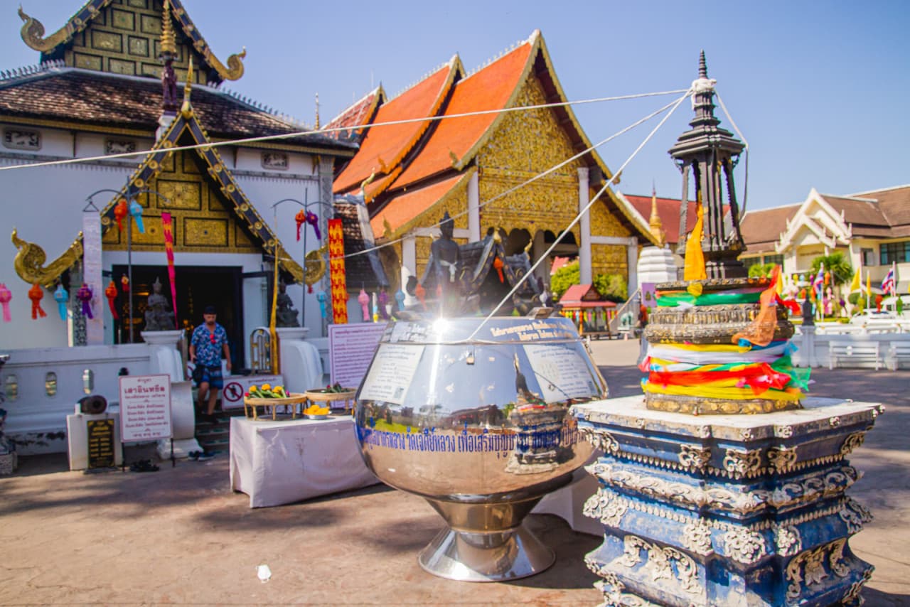 Chiang Mai Old City and Temples Walking Tour - imagen 9
