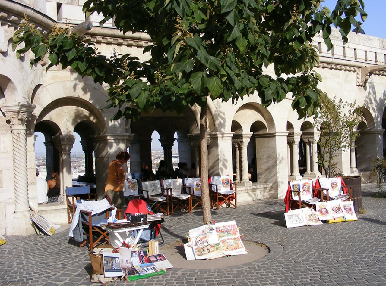 Budapest: Castle District & Hungarian Parliament Guided Tour + Transport - image 3