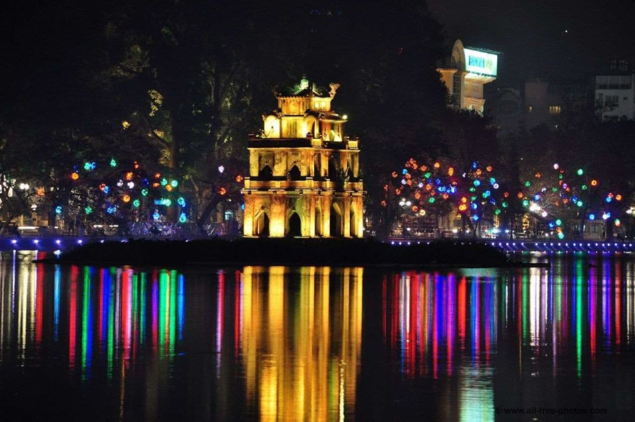 Hanoi Weekend Night Market and Street Food Tour - imagen 4