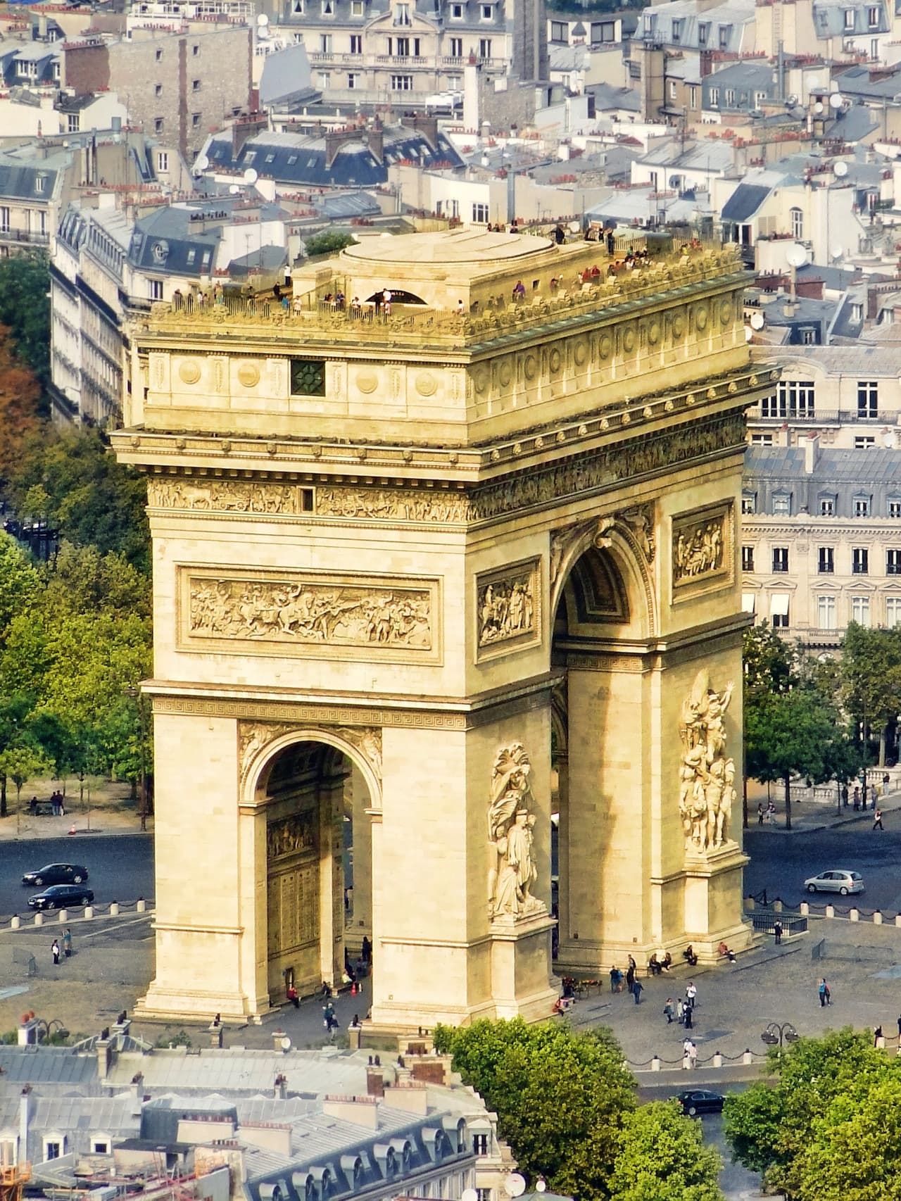Arc de Triomphe Ticket: Admission + Rooftop Access - image 6