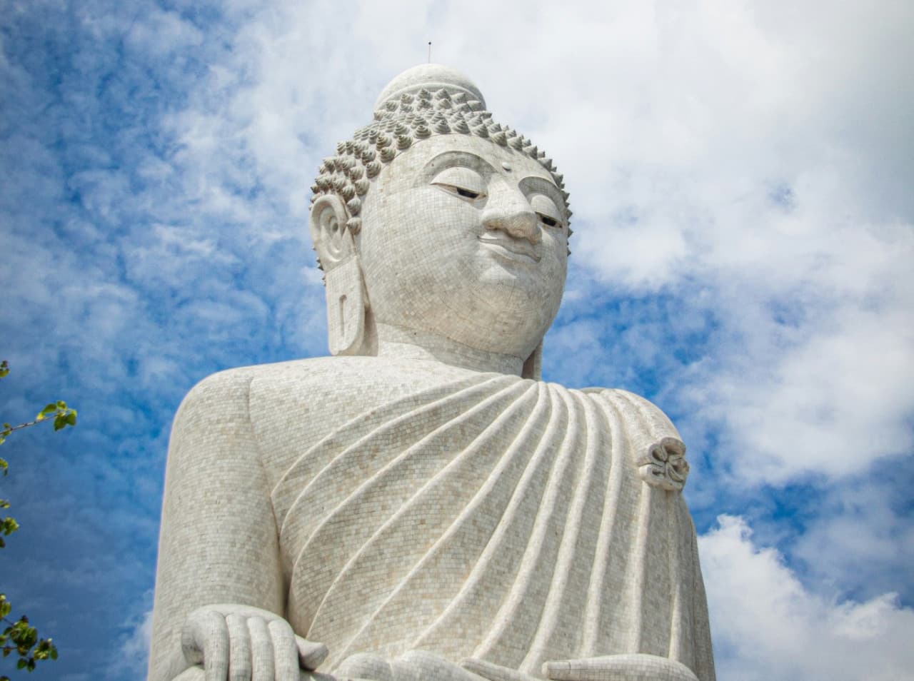 Tour de medio día por la ciudad de Phuket: Wat Chalong, Gran Buda, mirador de Karon y casco antiguo de Phuket - imagen principal