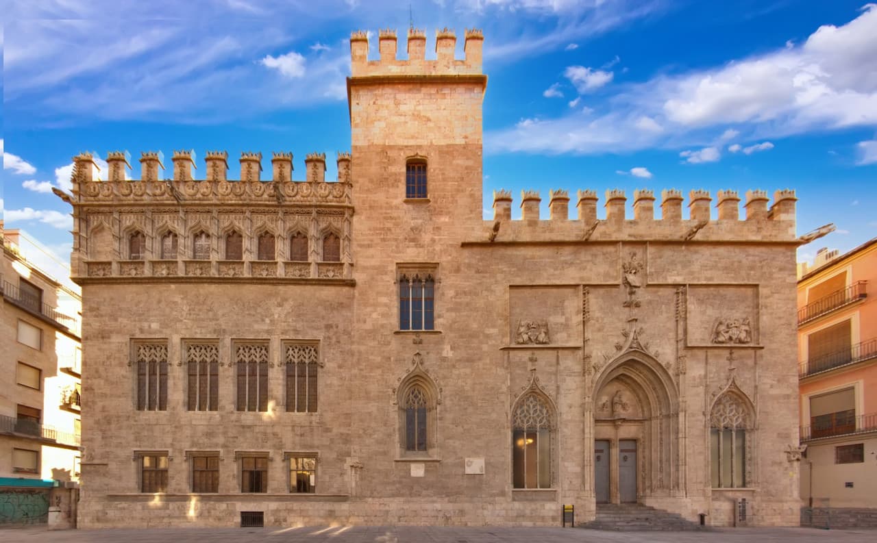 La Lonja de la Seda Tour with English-Speaking Guide & Fast Track Entry - image 2