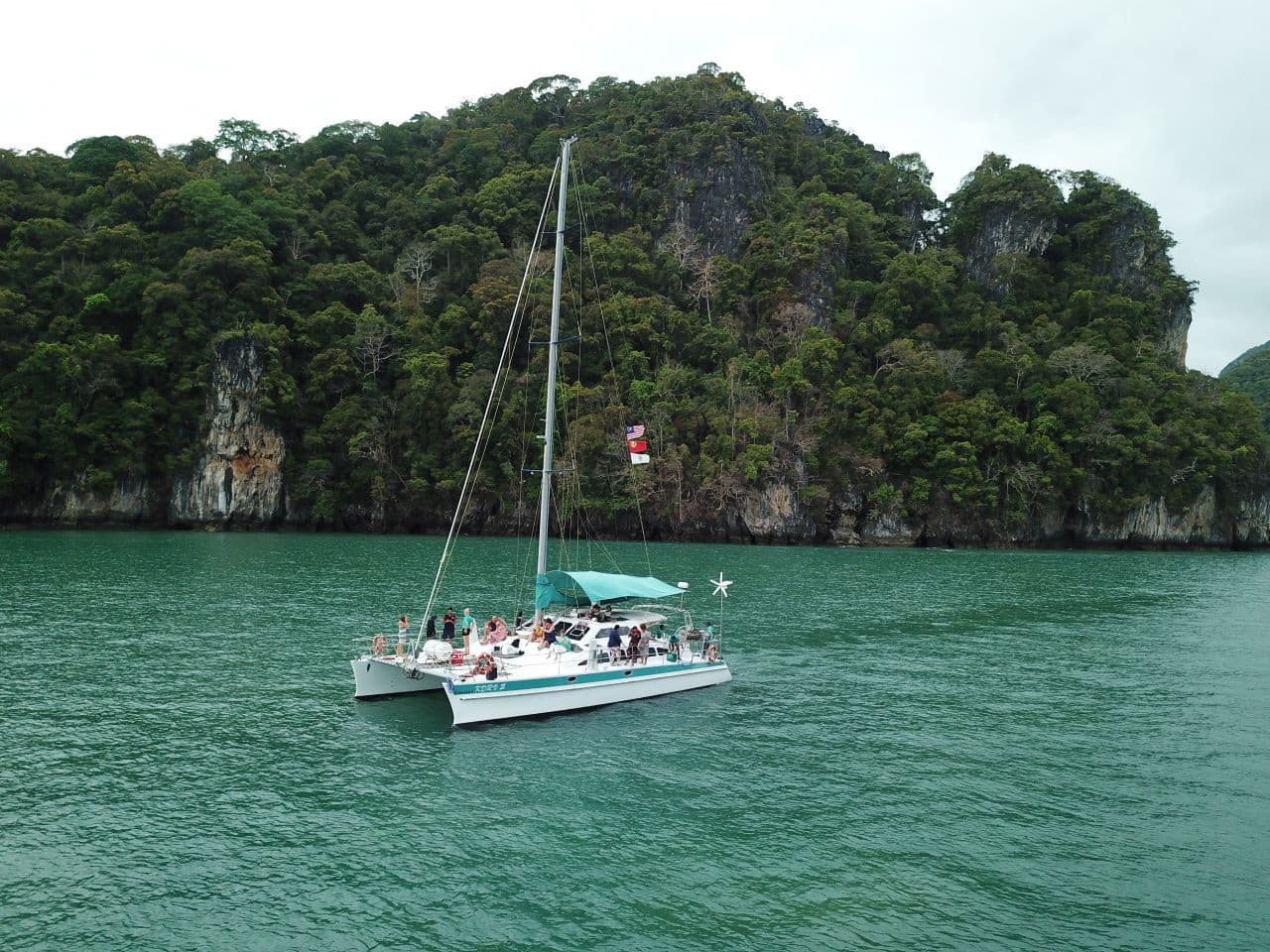 Cruceros premium al atardecer y de día en Langkawi con Crystal Yacht - imagen 10