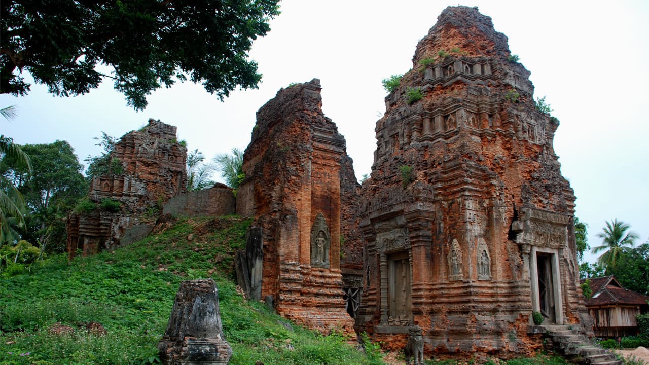 Roluos Temples and Kampong Phluk Floating Village Tour - imagen principal