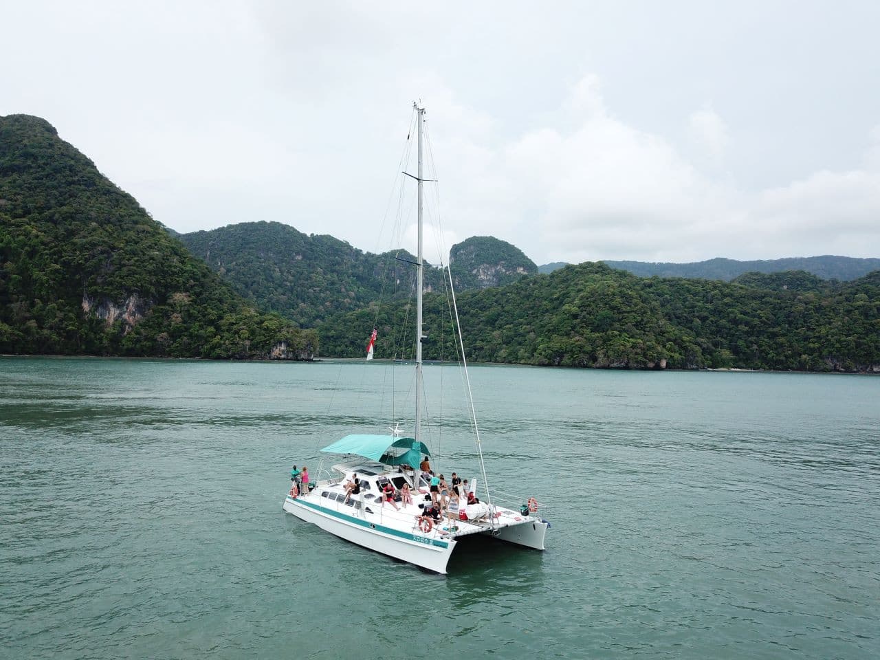 Cruceros premium al atardecer y de día en Langkawi con Crystal Yacht - imagen 12