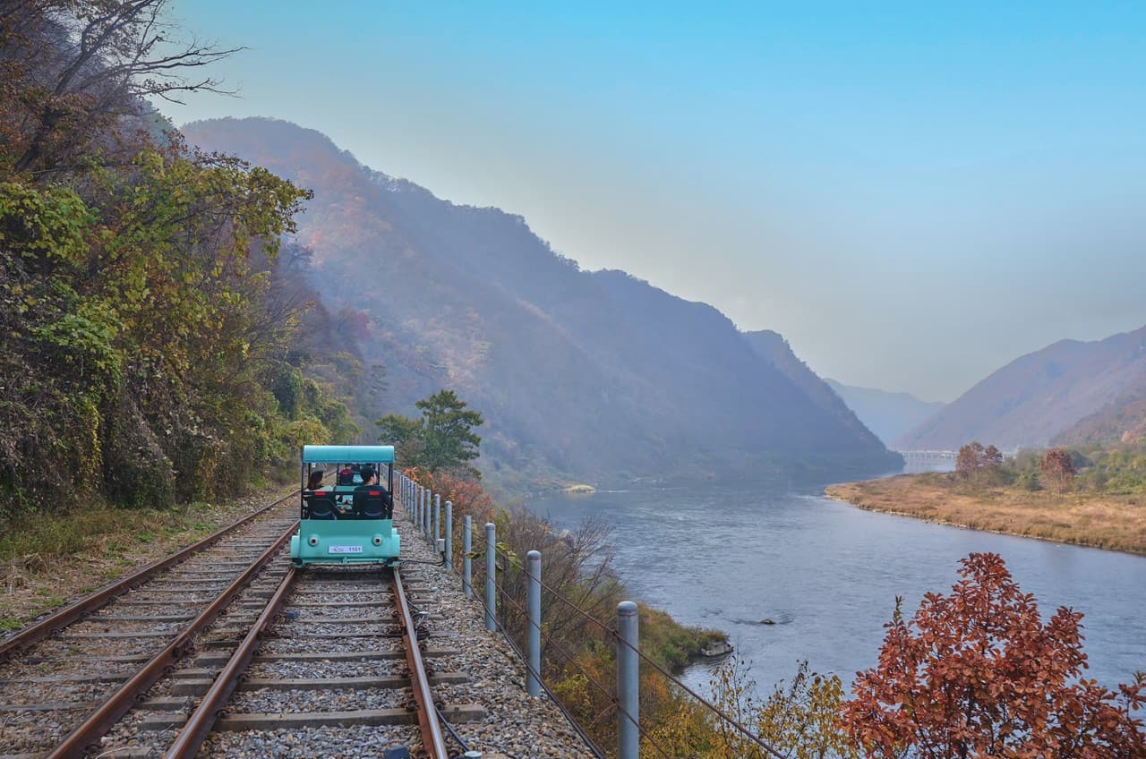 Tour de día completo a la isla de Nami, el monte Seorak y el Rail Bike de Gapyeong desde Seúl - imagen principal