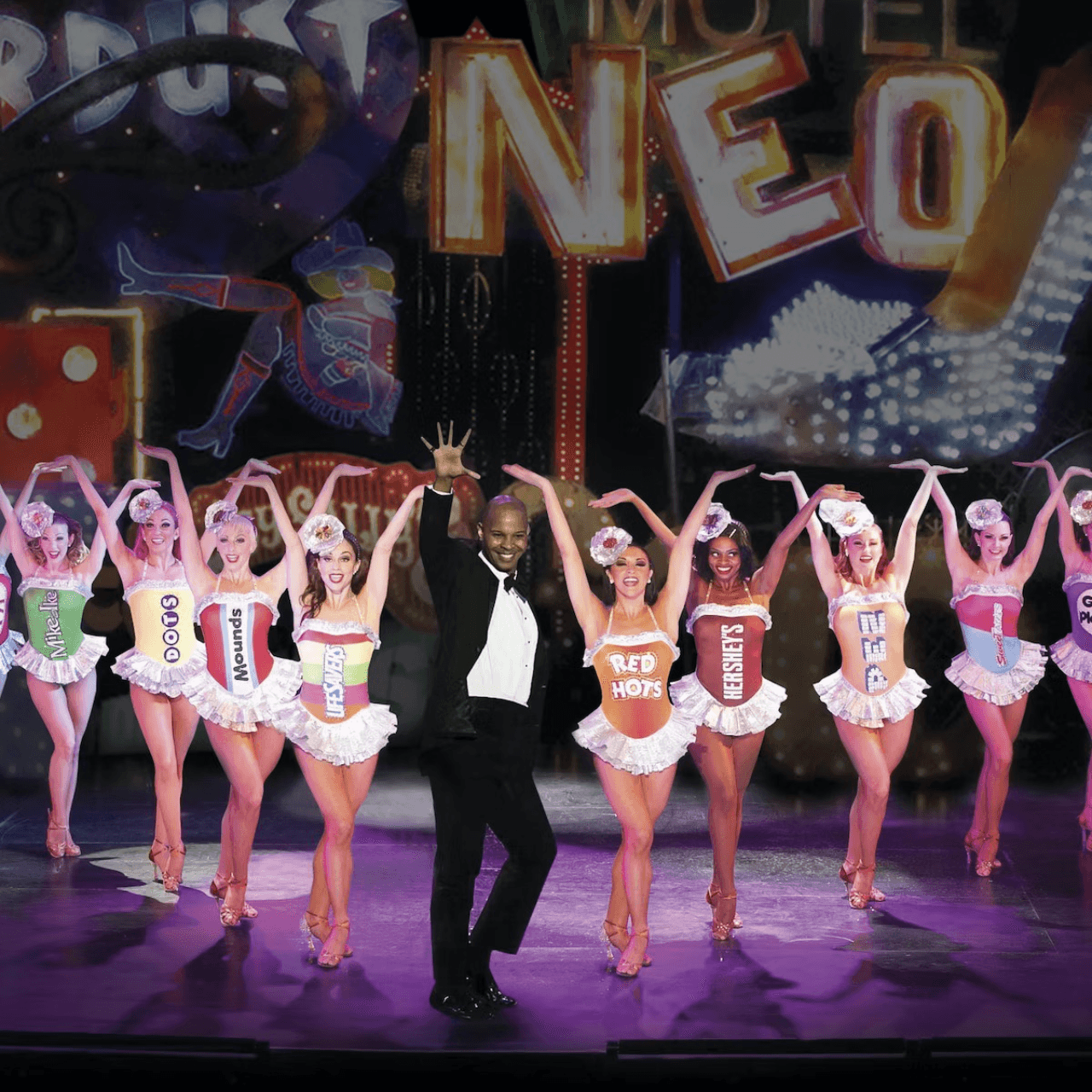 Saxe Theatre Las Vegas - Vegas! The Show - image 5