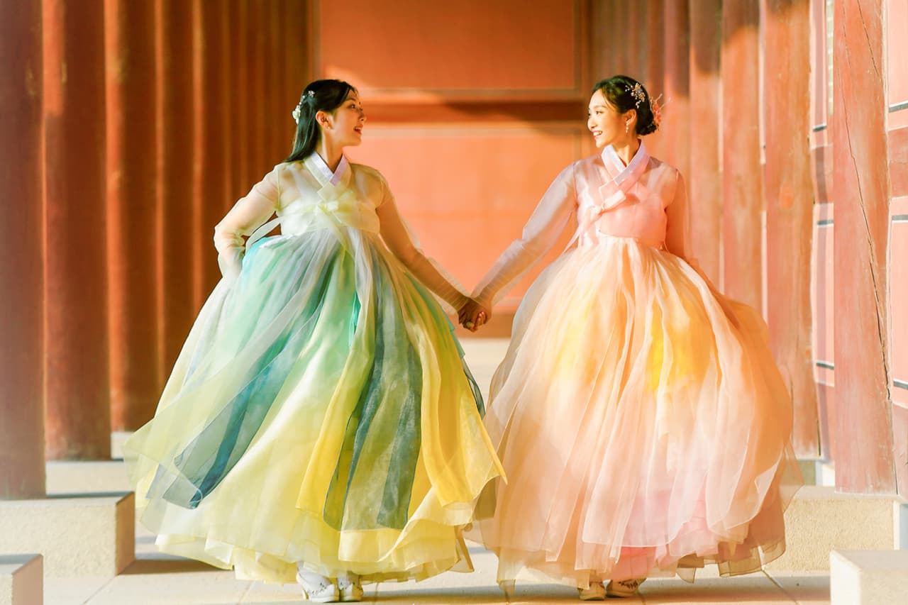 Hanbok Experience at Hanboknam Gyeongbokgung Store - image 2