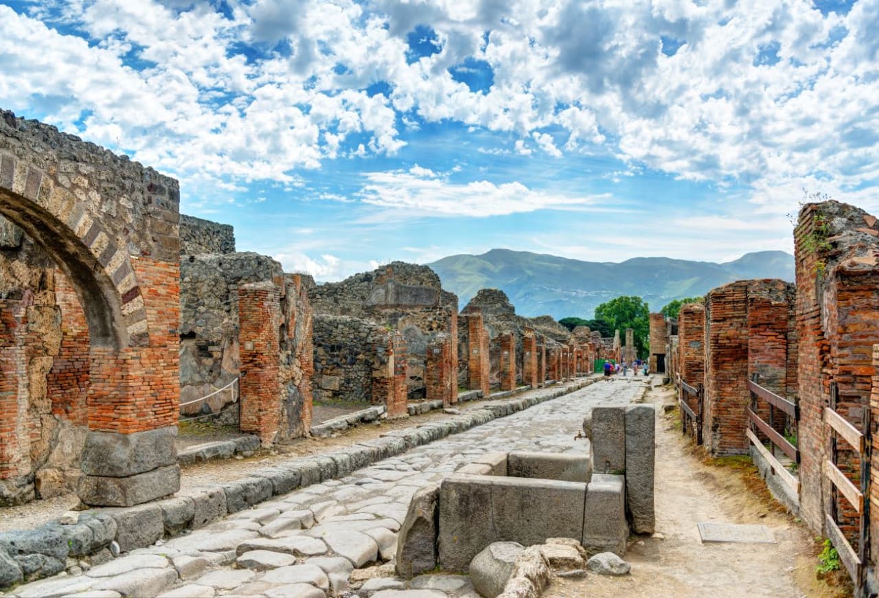 Pompeii and Naples Full-Day Tour from Rome - image 4