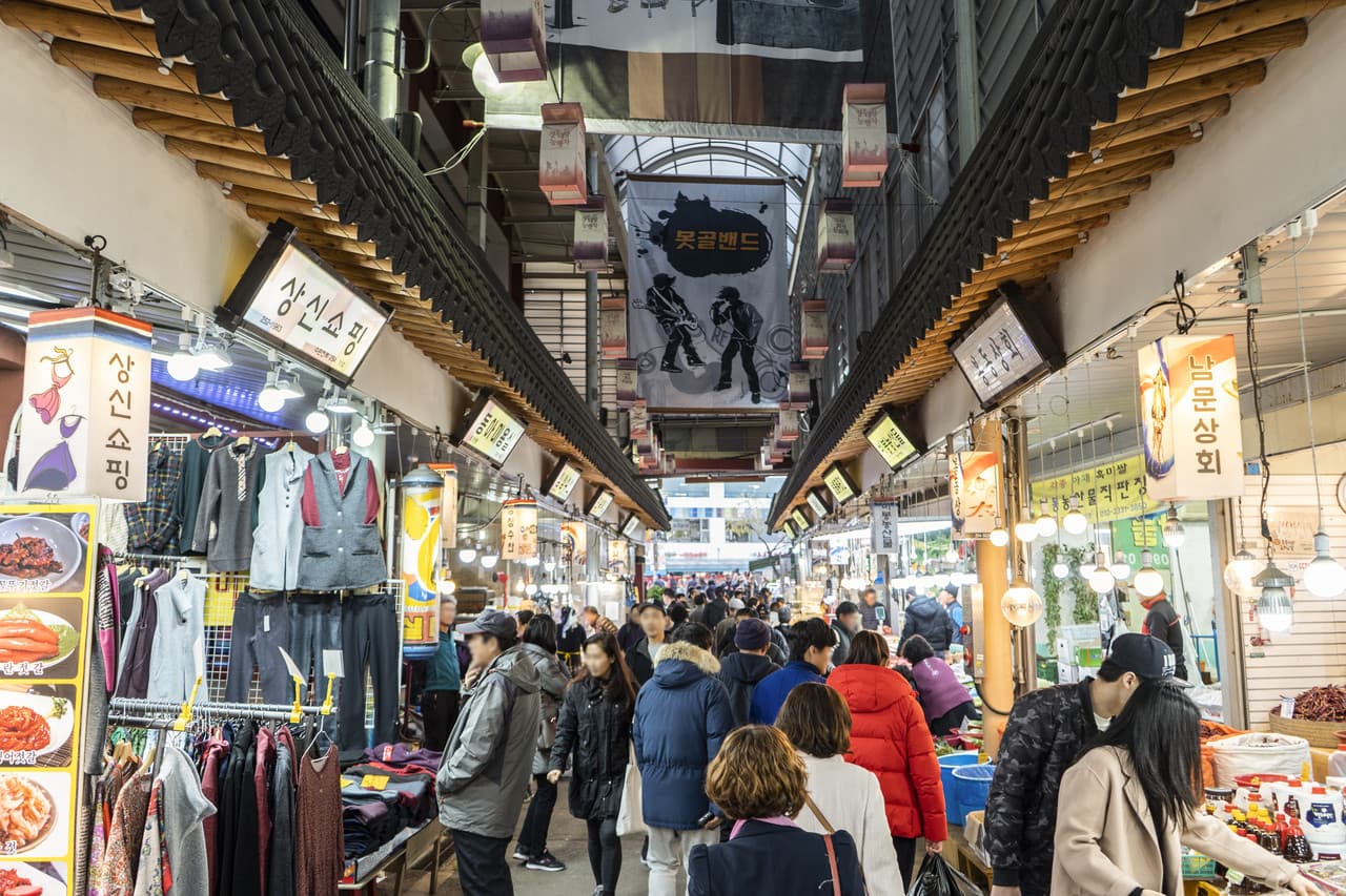 Korean Folk Village and Suwon Hwaseong Fortress Full-Day Tour from Seoul - image 8