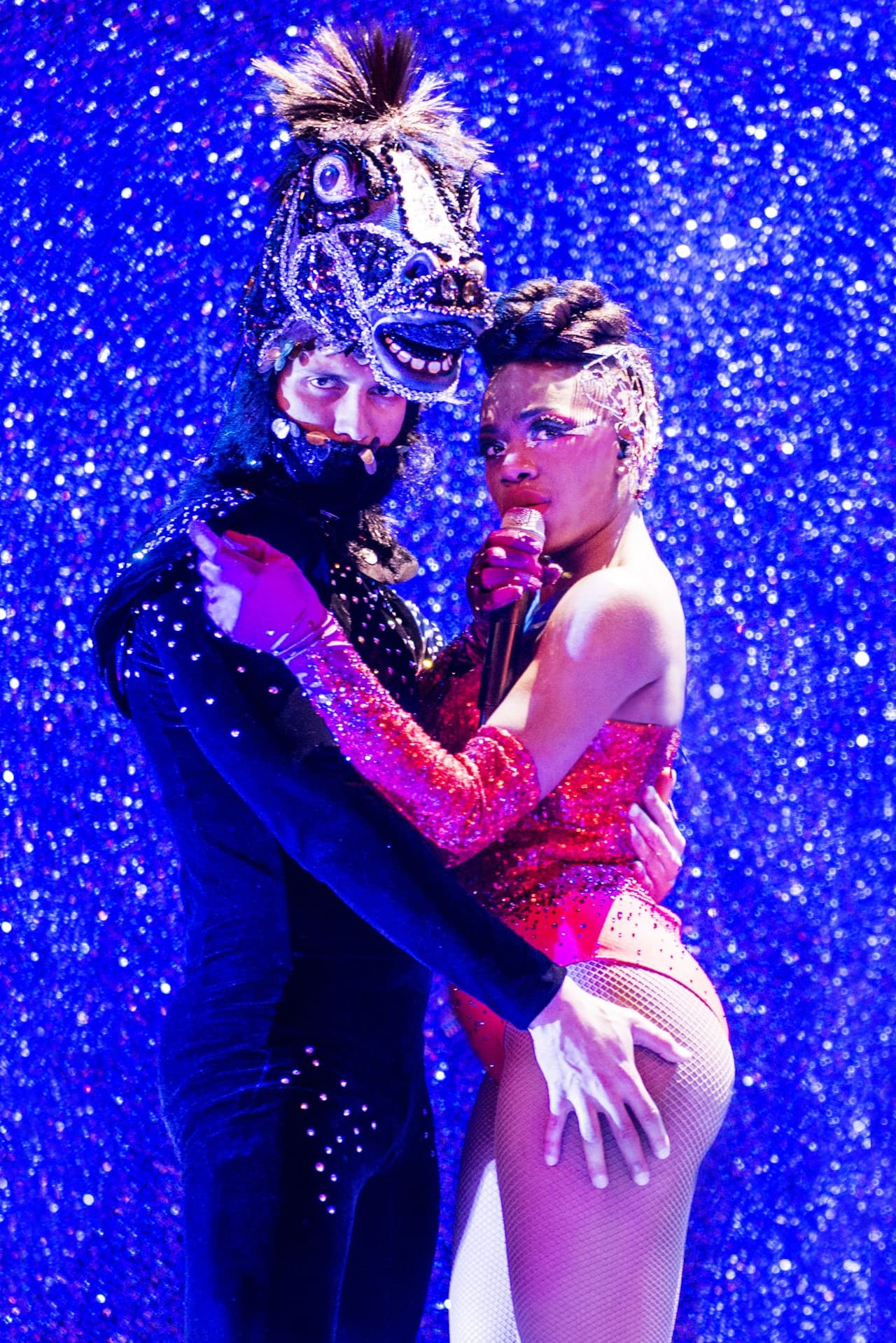 Paradis Latin Cabaret Night Show - image 5