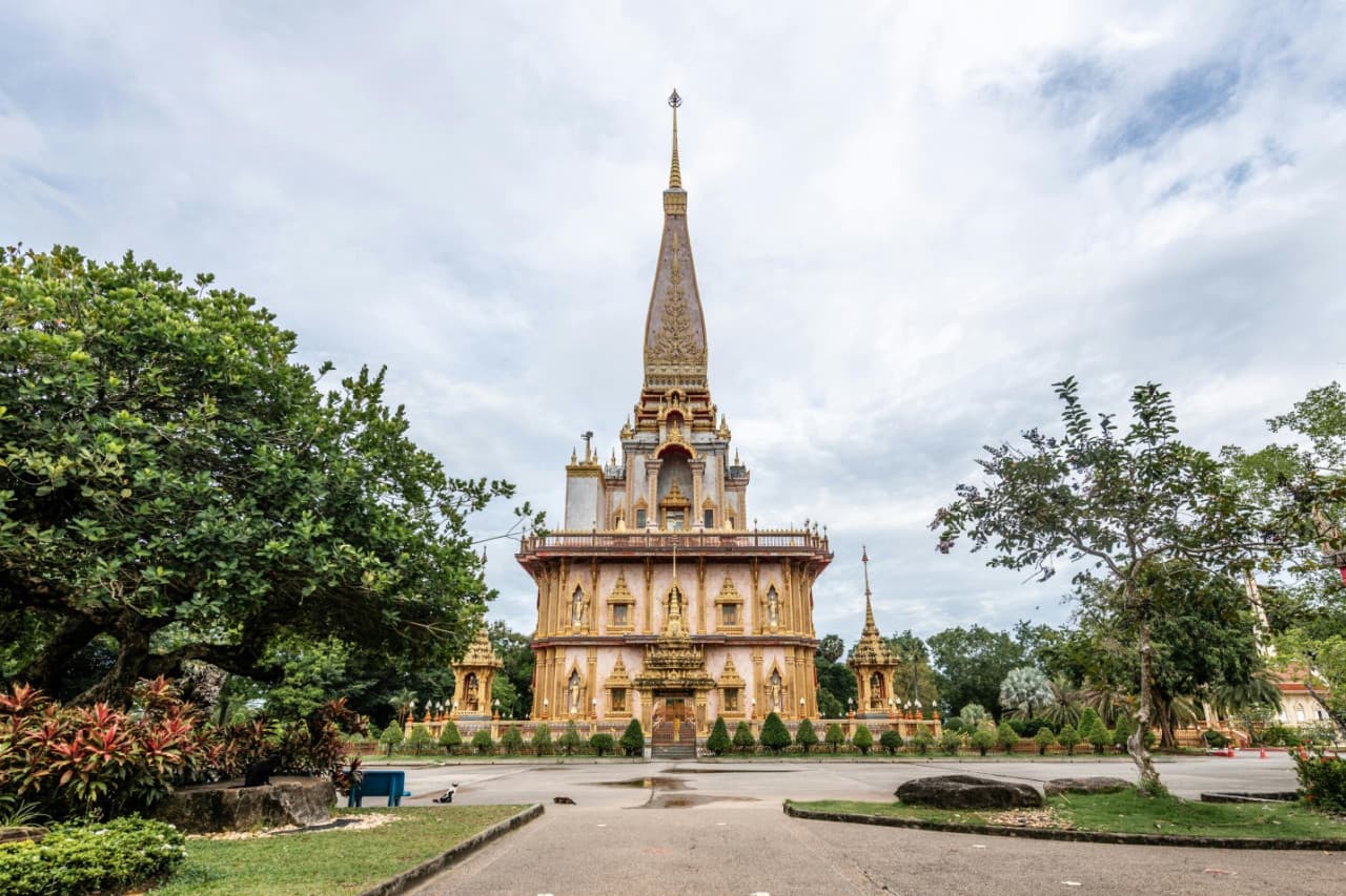 Tour de medio día por la ciudad de Phuket: Wat Chalong, Gran Buda, mirador de Karon y casco antiguo de Phuket - imagen 4