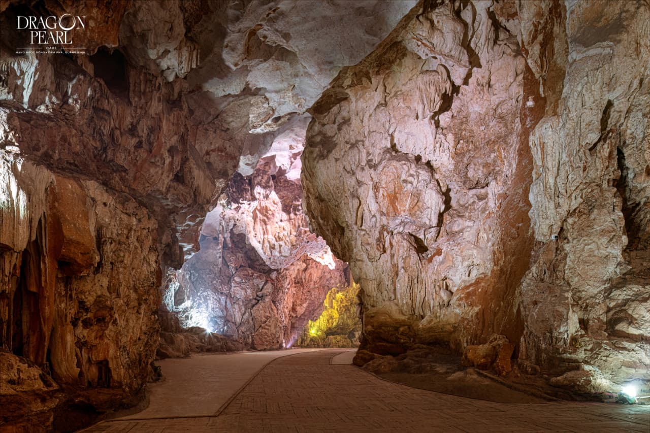 Dragon Pearl Cave Show and Dining Experience - image 12