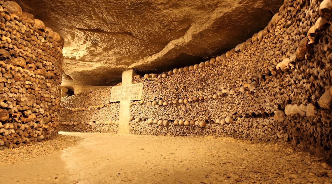 The Paris Catacombs - Skip-the-line with Audio Guide - image 5
