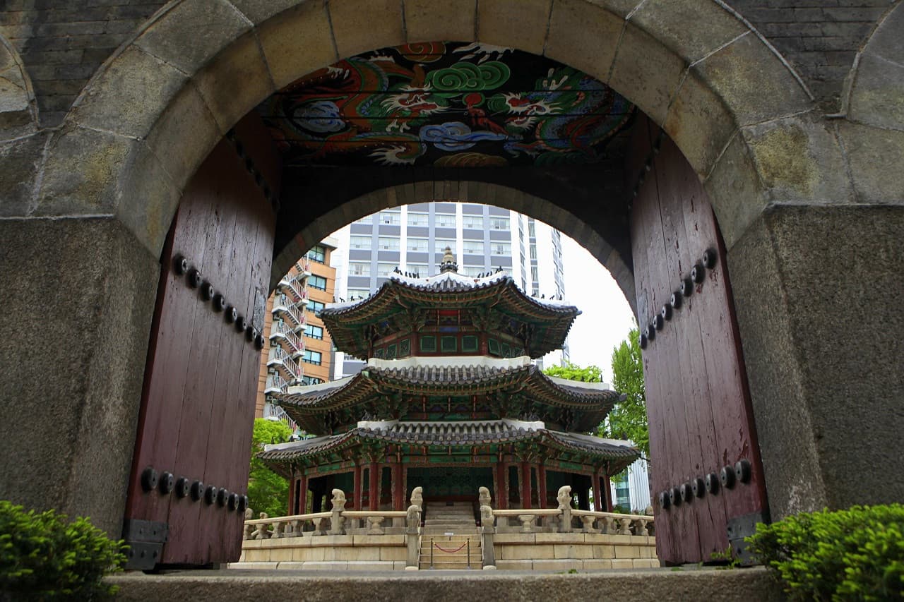 Dongdaemun Hop-on Hop-off Bus Tour by Yellow Balloon City Bus - image 5