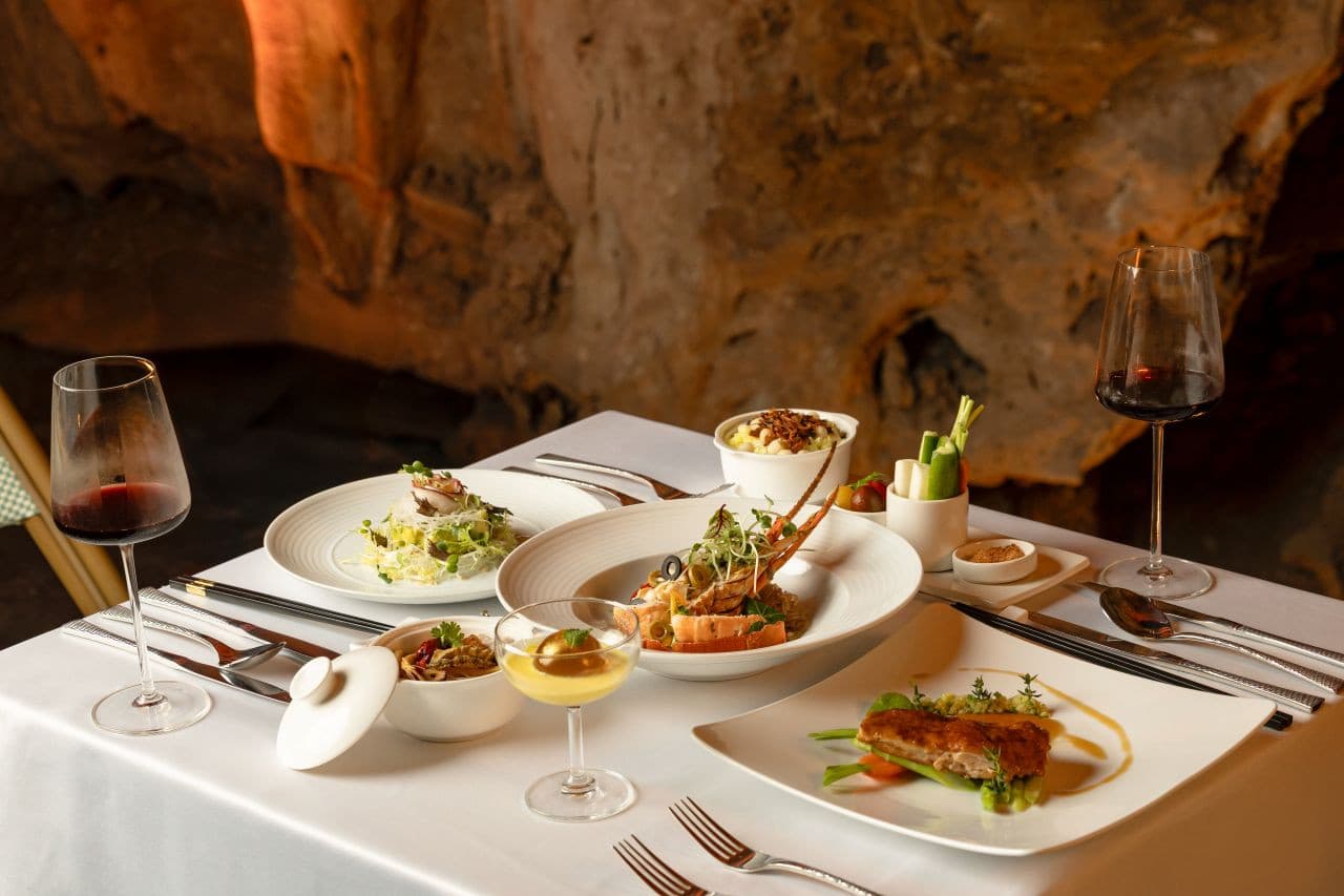 Dragon Pearl Cave Show and Dining Experience - image 11