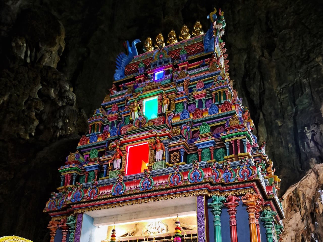 Genting Highlands and Batu Caves Full-Day Tour from Kuala Lumpur - image 13