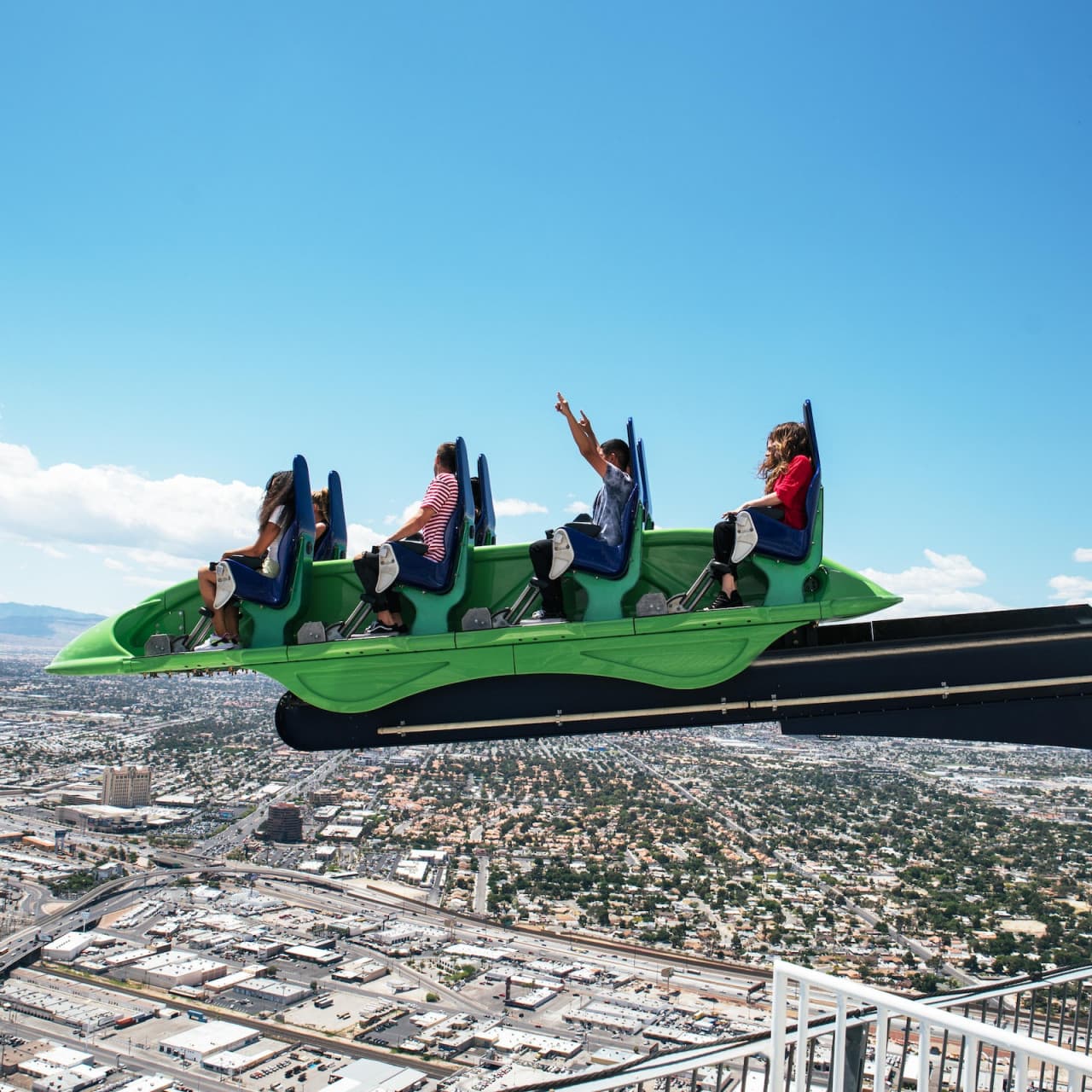 SkyPod, SkyJump y atracciones extremas en The STRAT Tower - imagen 5
