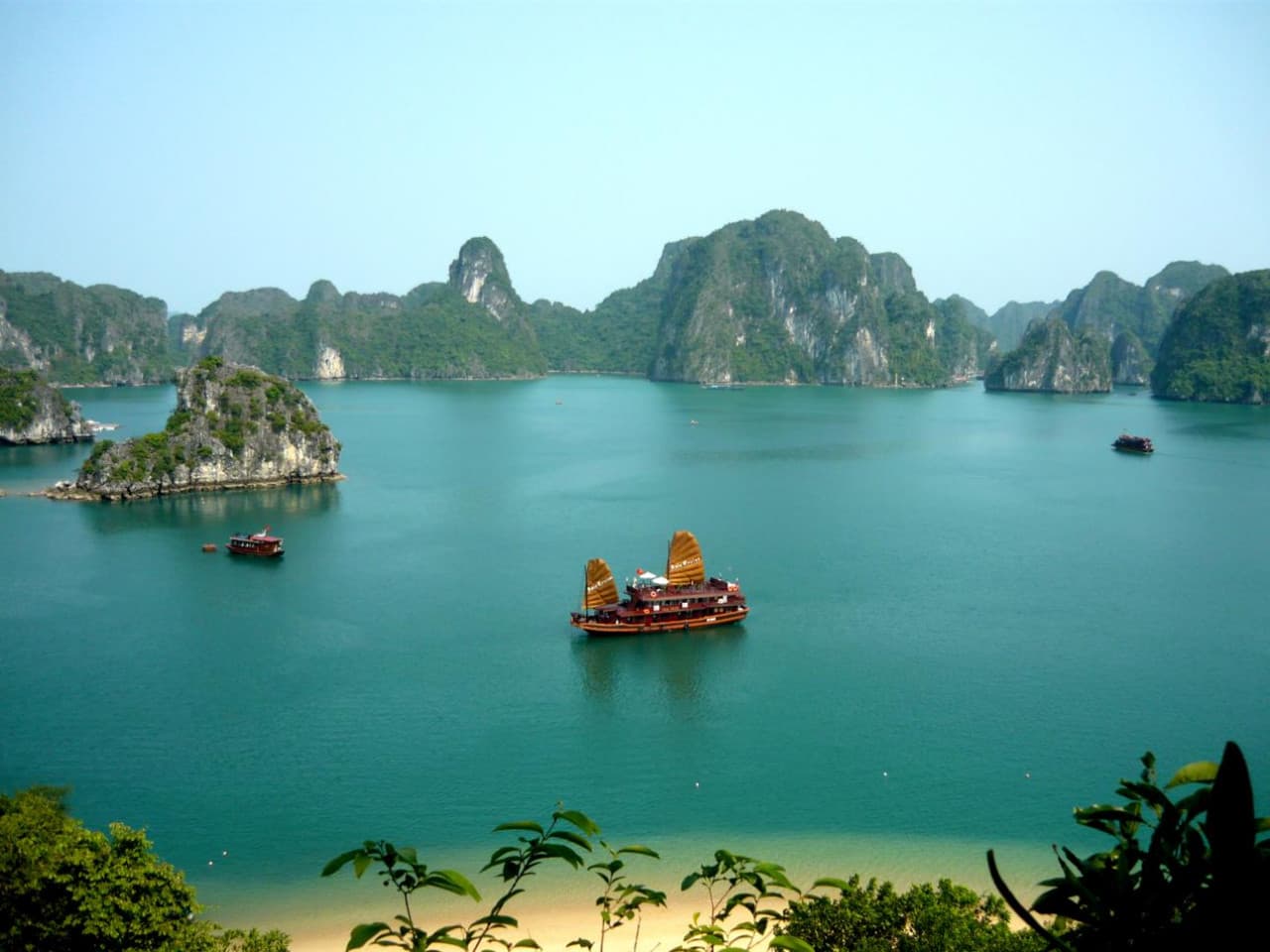 Ha Long Bay Cruise with Round Trip Transfer from Hanoi - image 11
