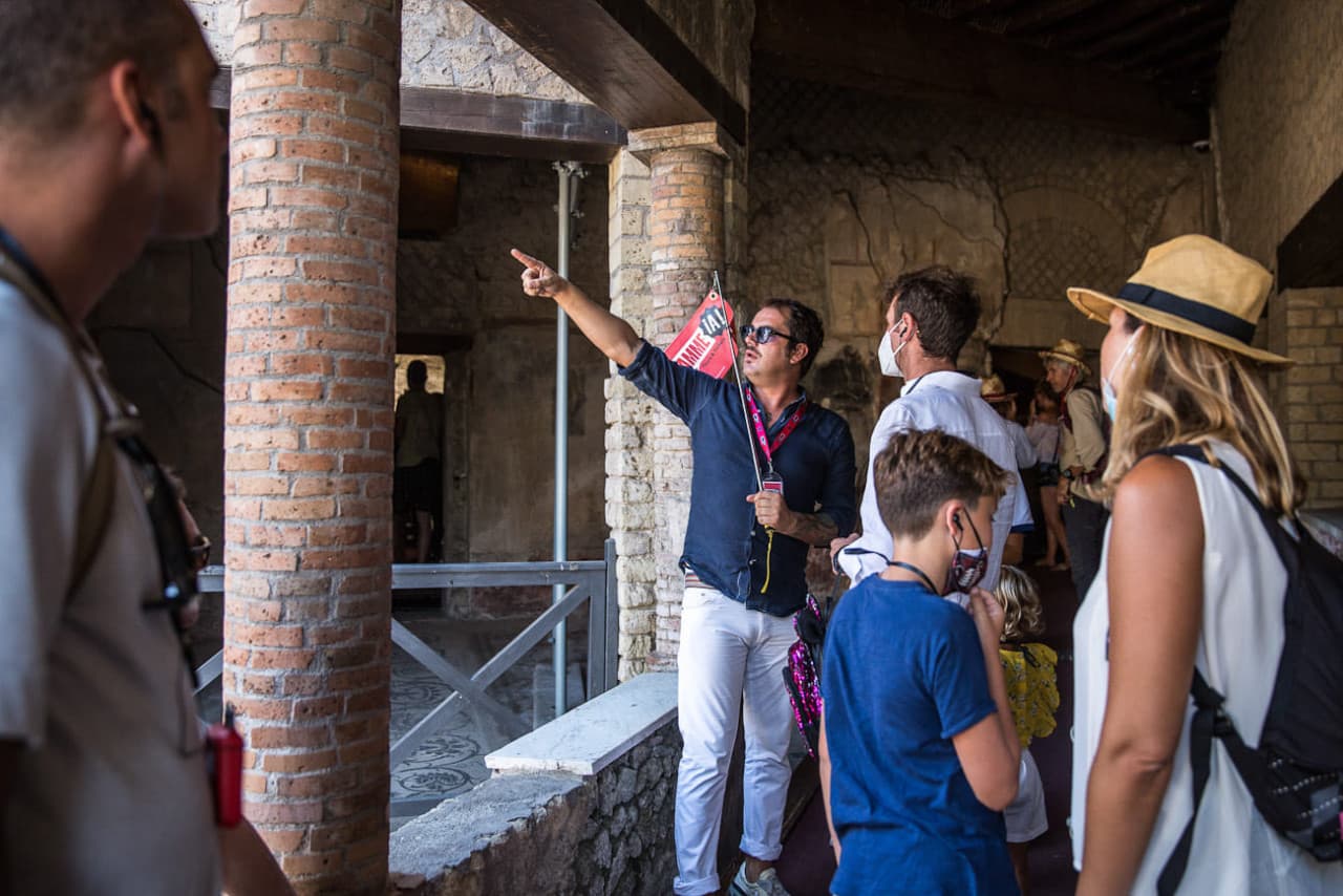 Tour of Pompeii: Guided Walk with Priority Access - image 12