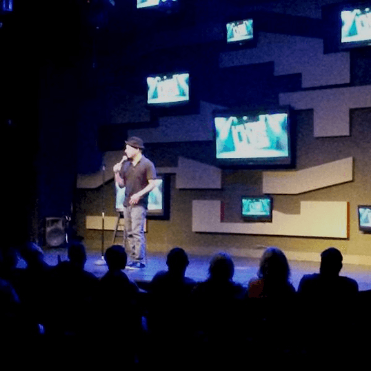 V Theatre Las Vegas - Las Vegas Live Comedy Club - image 2