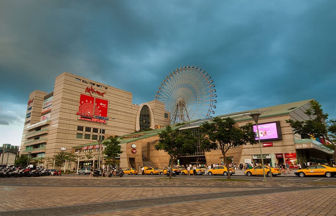 Miramar Ferris Wheel Taipei - image 4